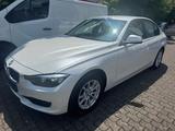 BMW 318 Baureihe 3 Lim. 318 d xDrive Navi+Bluetooth - BMW 318: D
