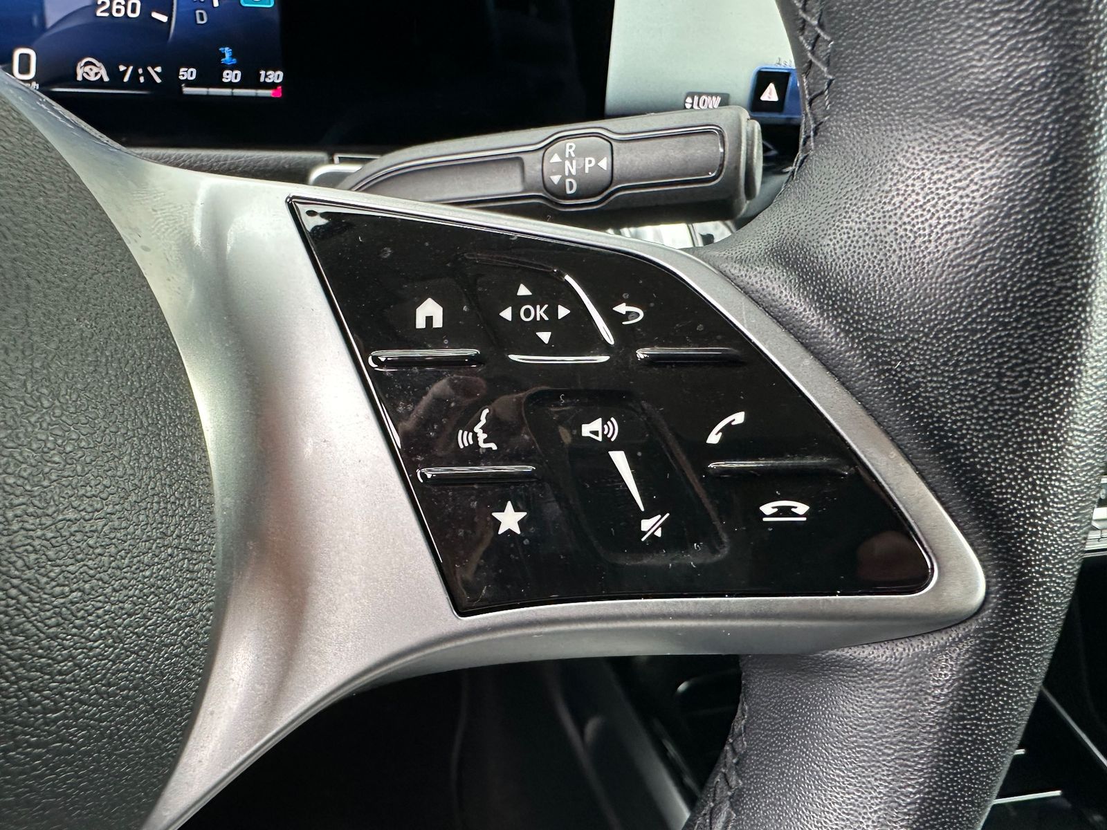 Fahrzeugabbildung Mercedes-Benz GLB 200 d Progressive Advanced NAV+LED+AHK