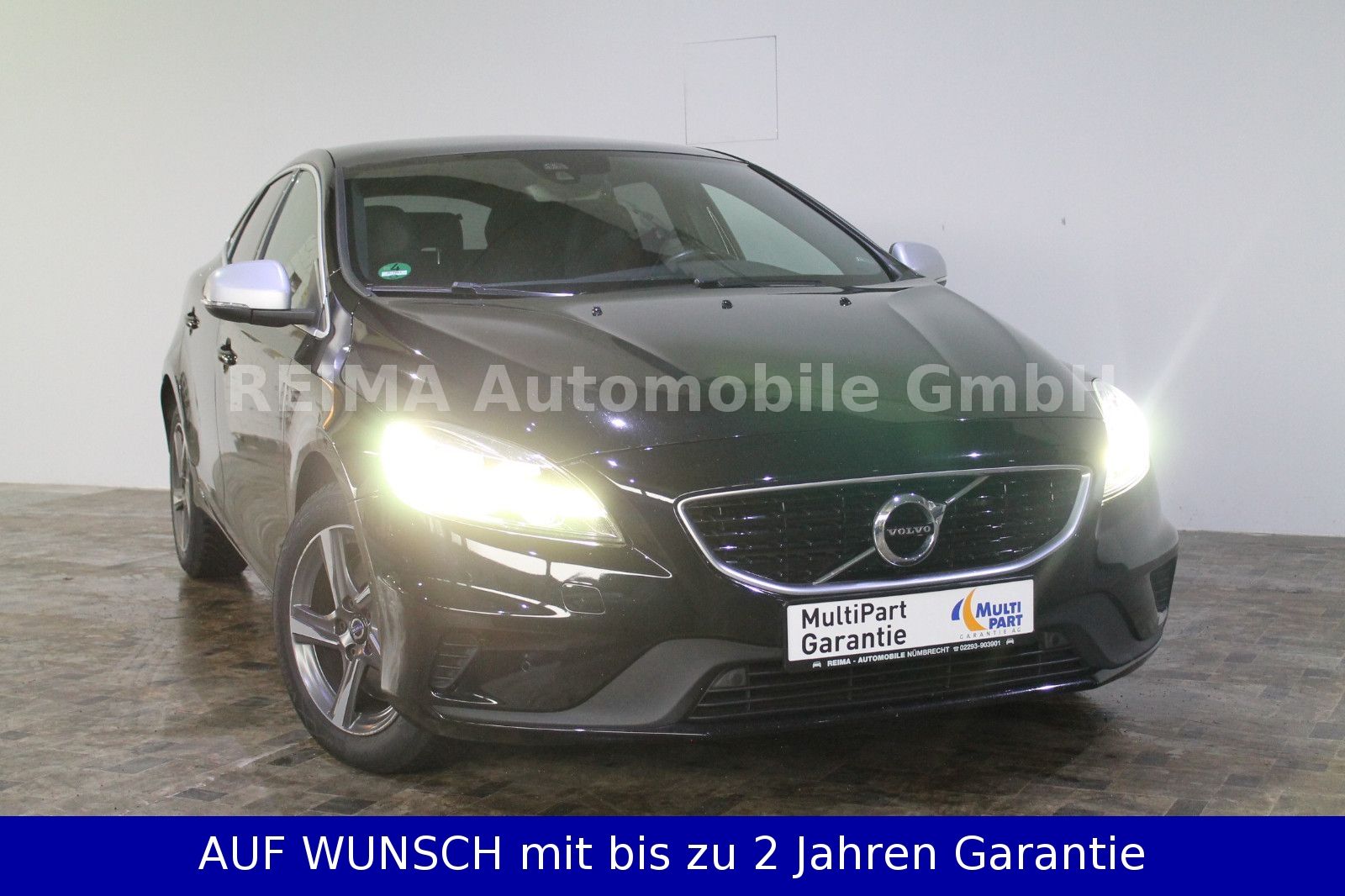 Fahrzeugabbildung Volvo V40 2,0D  R-Design, Pano, LED, H&K