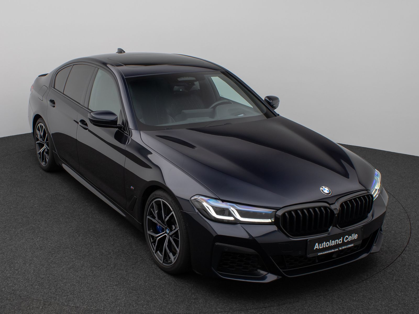 Fahrzeugabbildung BMW M550i xD Glasdach Laser 360°HUD DAB H/K SoftCl
