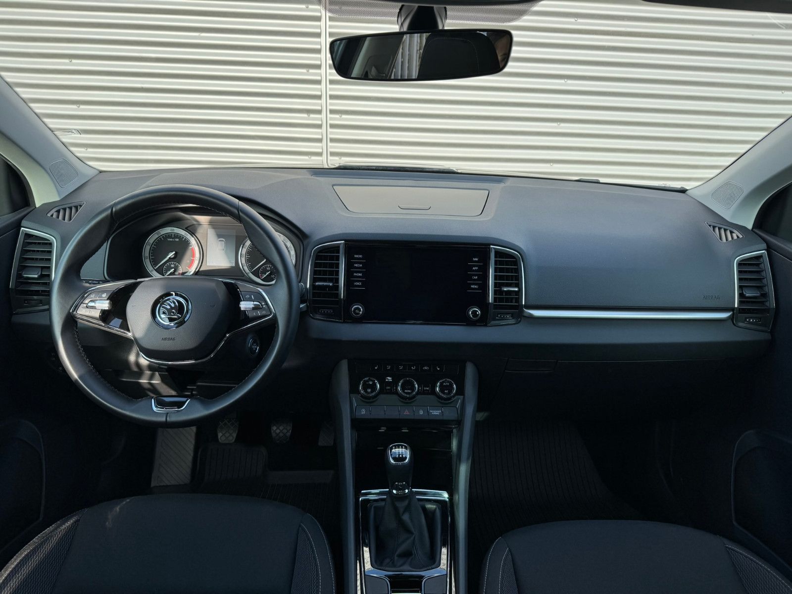 Fahrzeugabbildung SKODA Karoq Ambition 1.0 TSI Tempomat LED SHZ