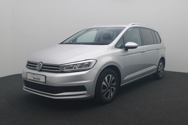 Volkswagen Touran Active DSG AHK LED ACC Kamera