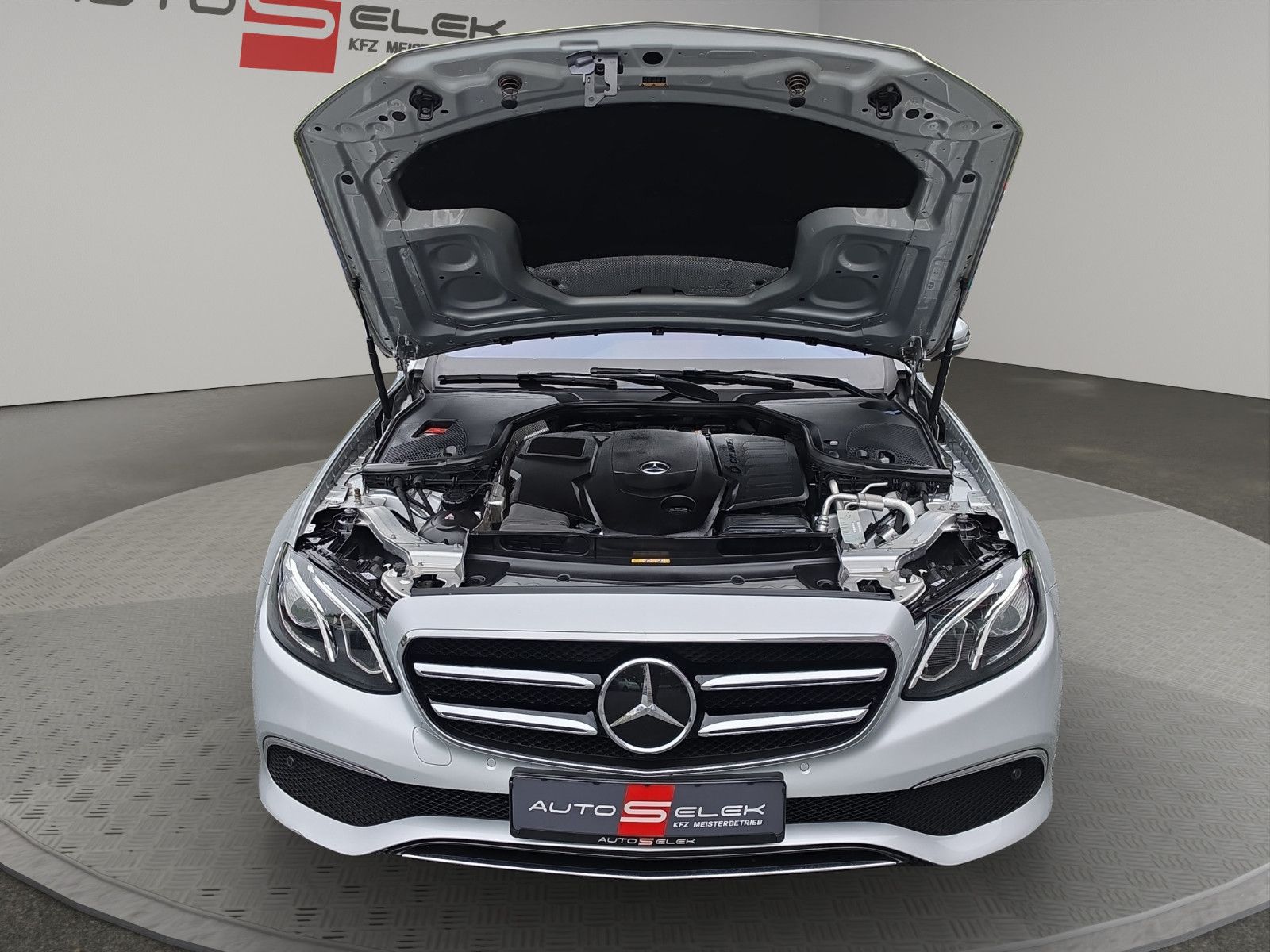 Fahrzeugabbildung Mercedes-Benz E 350 E Limousine Avantgarde Aus 1.Hand