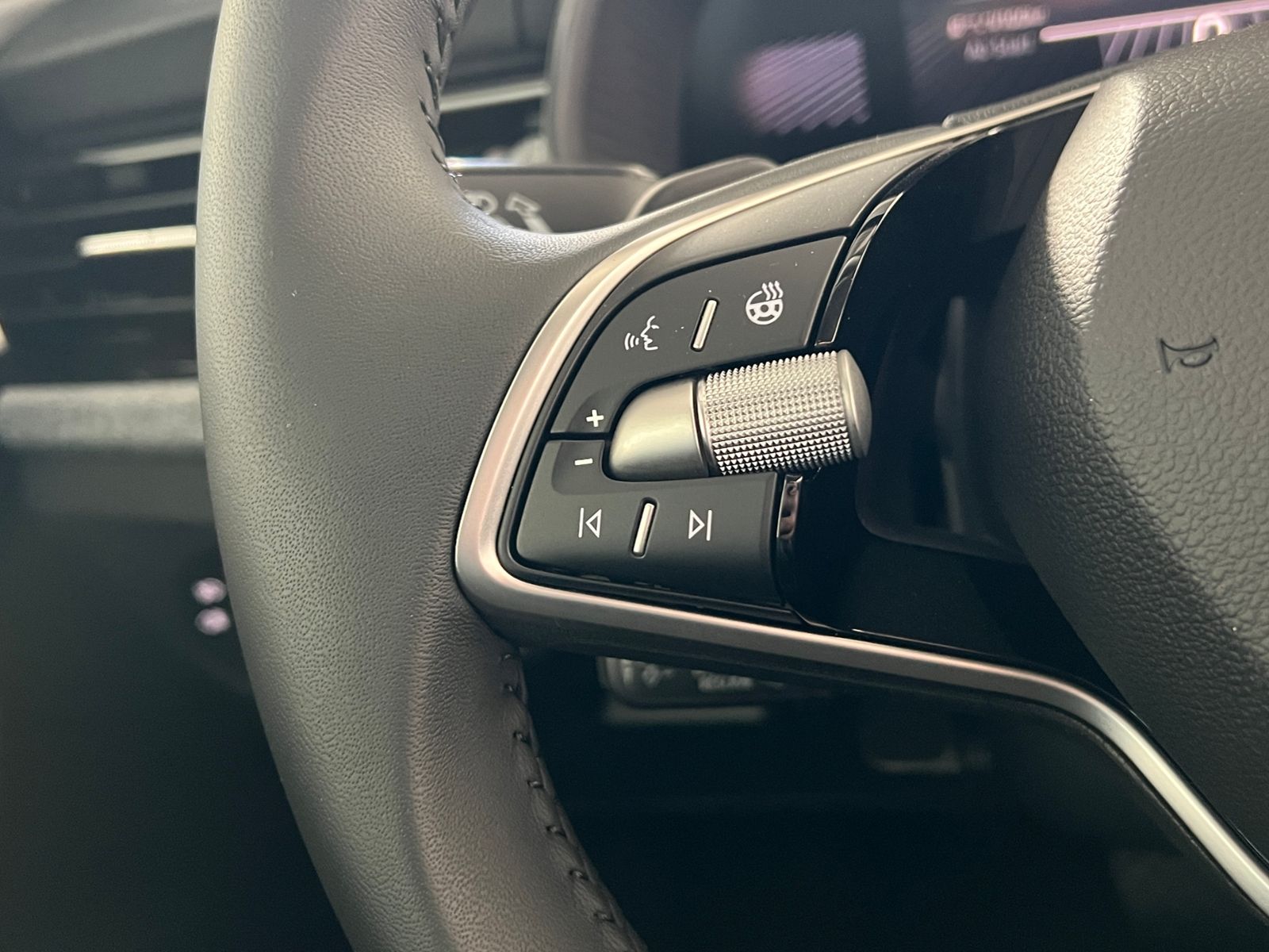 Fahrzeugabbildung SKODA Kamiq Selection 1.0 TSI DSG *LED, ACC, SmartLink