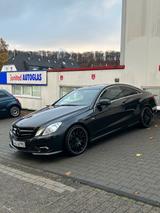 Mercedes-Benz E 250 Coupé E 250 CGI BlueEFFICIENCY AVANTG.... - Mercedes-Benz E 250 in Wuppertal