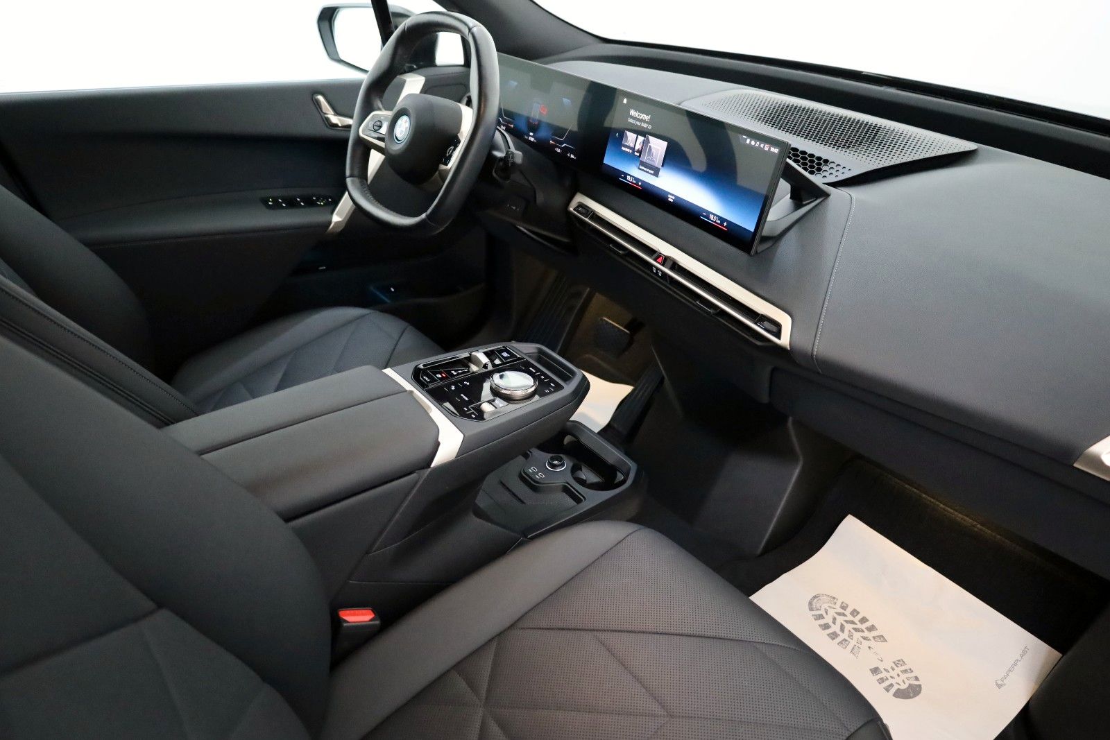 Fahrzeugabbildung BMW iX 50 xDrive Panorama Sky Lounge,HUD,Curved,AHK