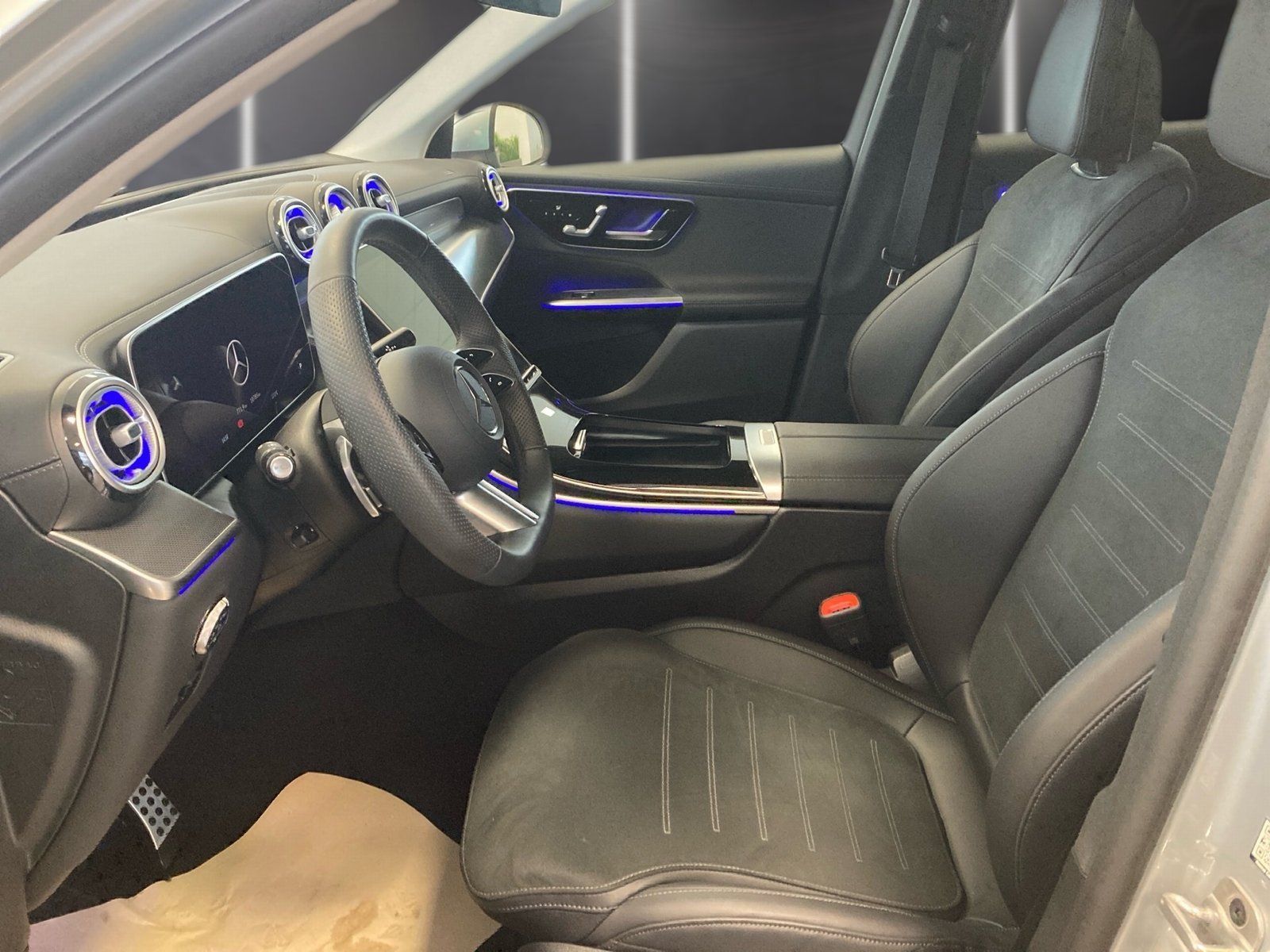 Fahrzeugabbildung Mercedes-Benz GLC 200 4M AMG*AHK*Distronic*360°*Totwink*Memor*