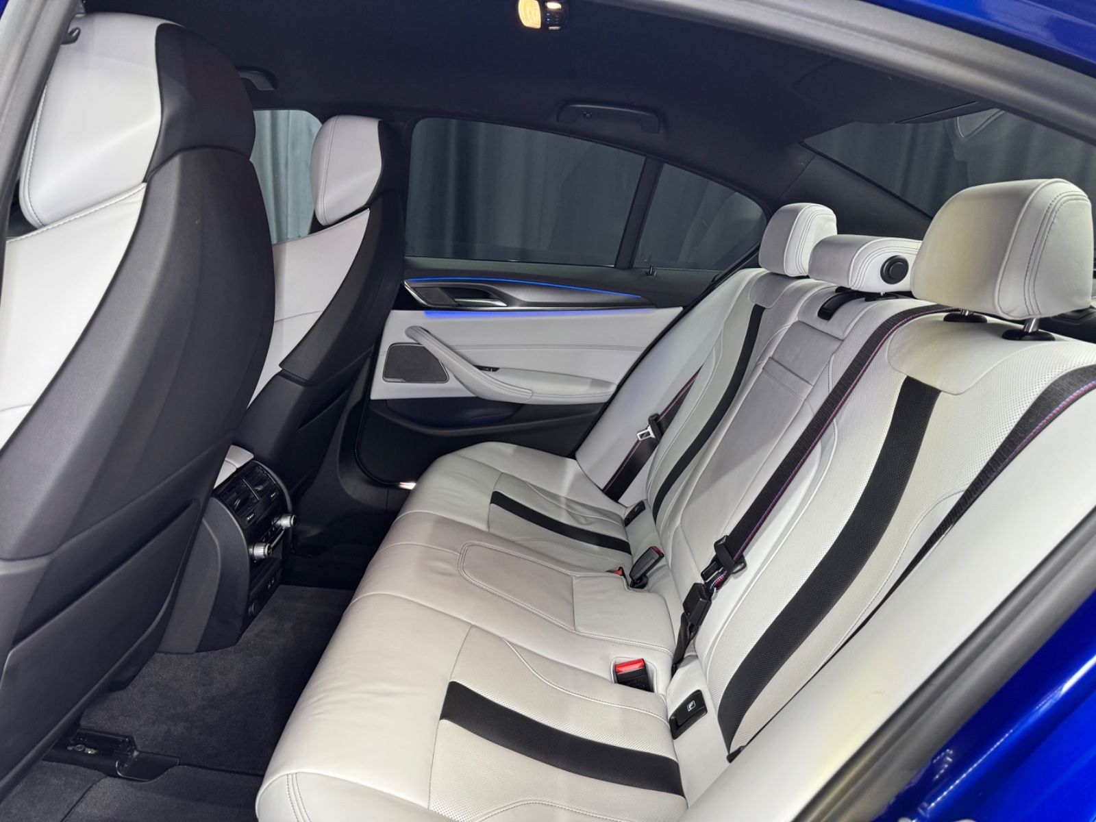 Fahrzeugabbildung BMW M5 Limousine Competition|KERAMIK|HEAD-UP|