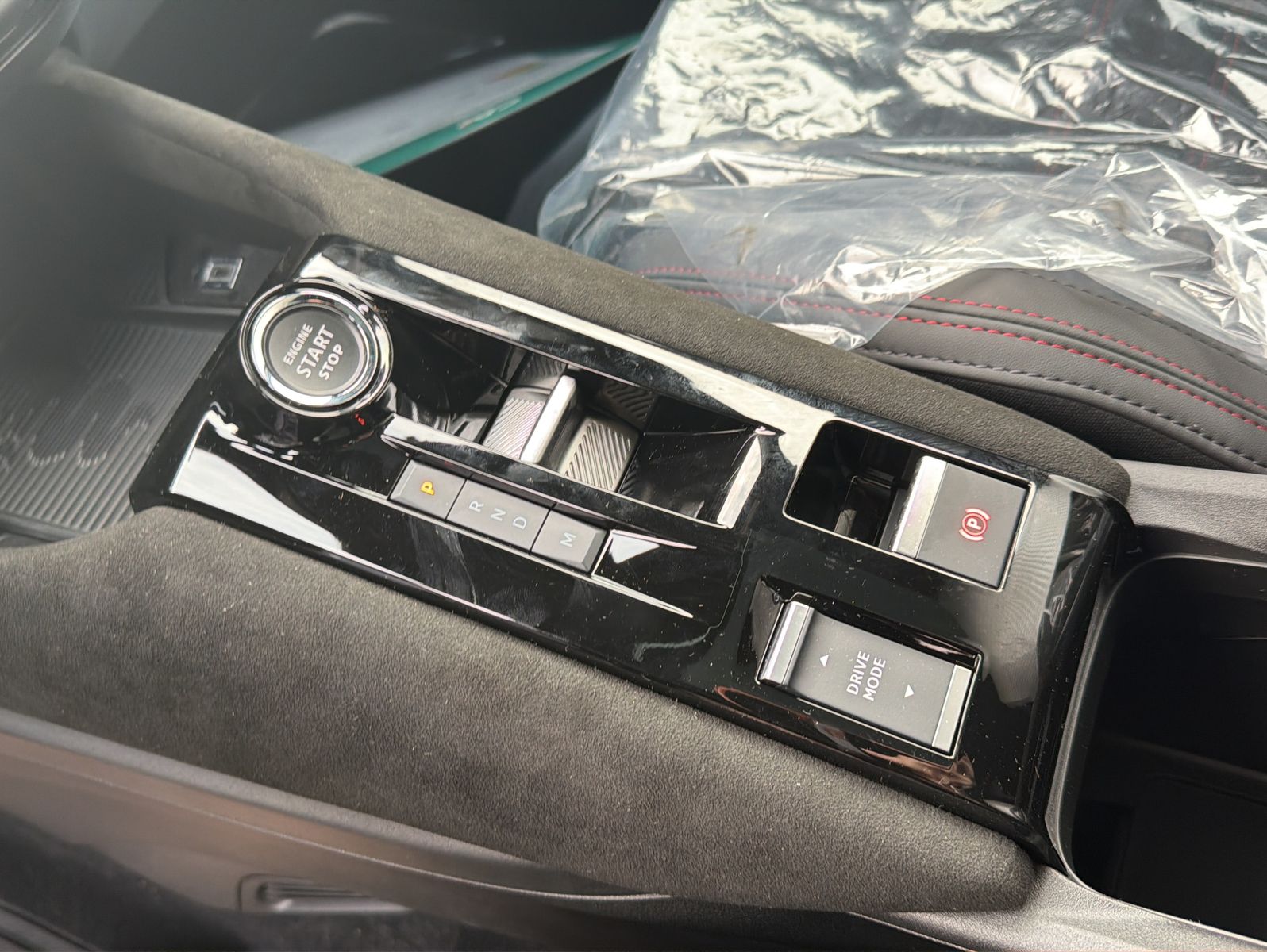 Fahrzeugabbildung Alfa Romeo Junior Ibrida 1.2 VGT 48V-Hybrid 100 kW Speciale