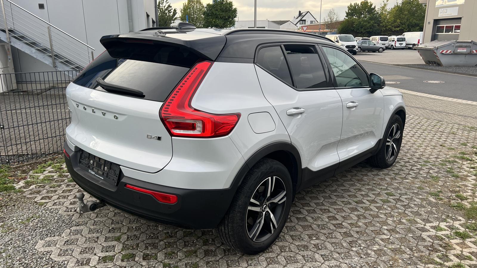 Volvo XC40 R Design AWD/ Pano/ AHK/ 360°/ BLIS/ HK