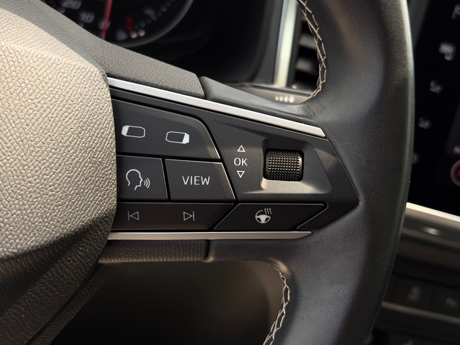 Fahrzeugabbildung SEAT Ateca Style 1,5 TSI DSG Tempomat LHZ SHZ CAM NAV