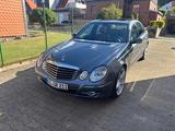 Mercedes-Benz E 230 Avantgarde - Mercedes-Benz E 230 mit Benzin-Antrieb