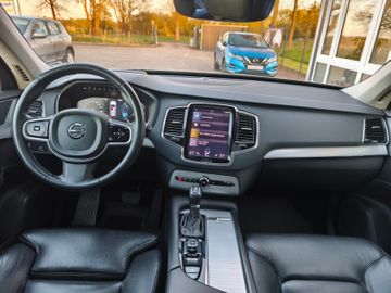 Volvo XC90 Momentum AWD*Vollausstattung*AHK*7-Sitzer*