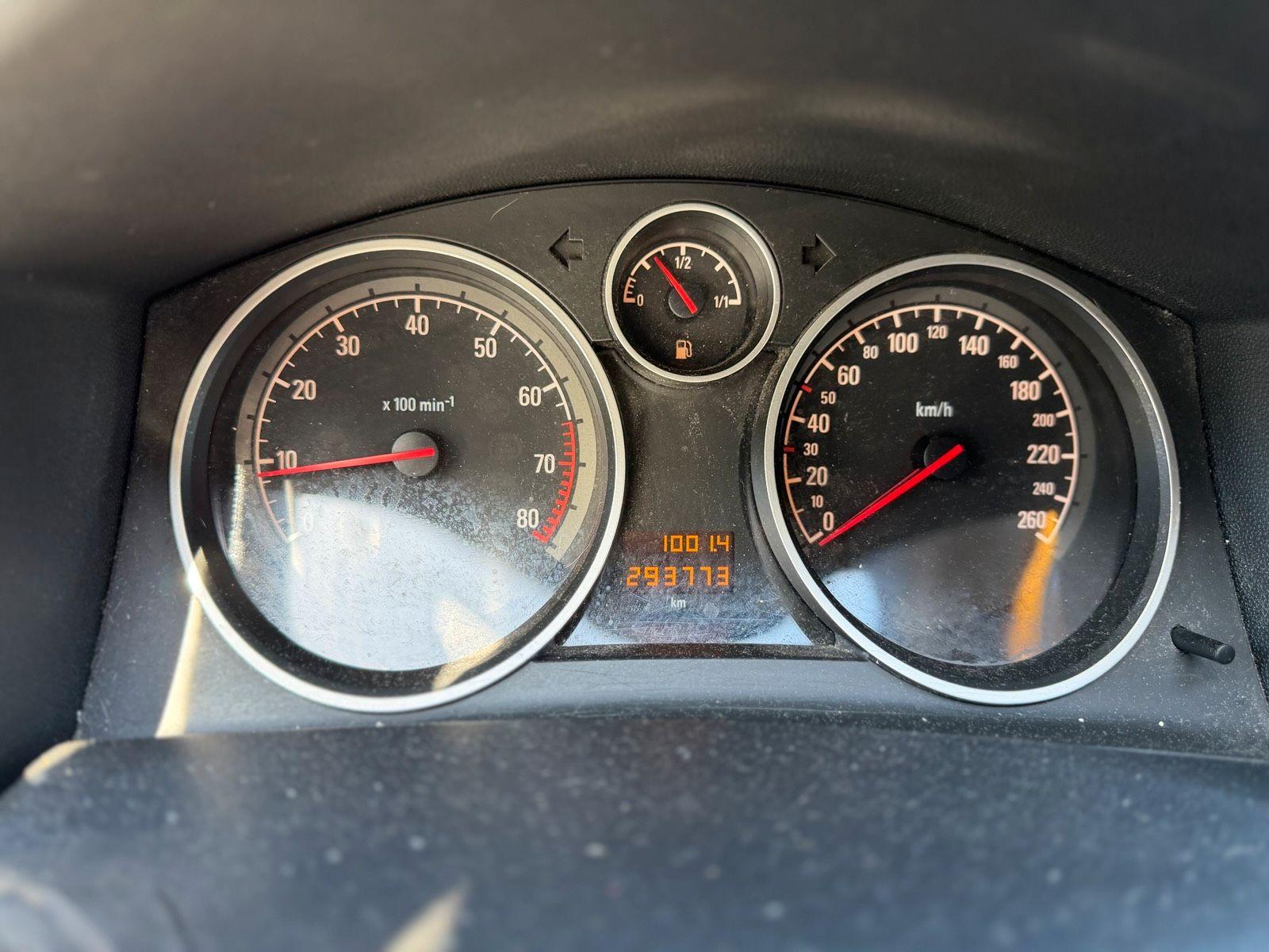 Opel Astra 2006 — photo 7