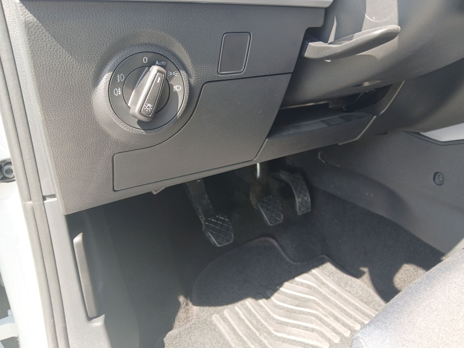 Fahrzeugabbildung SEAT Arona TSI FR-Line LED AID GRA PDC SH LM