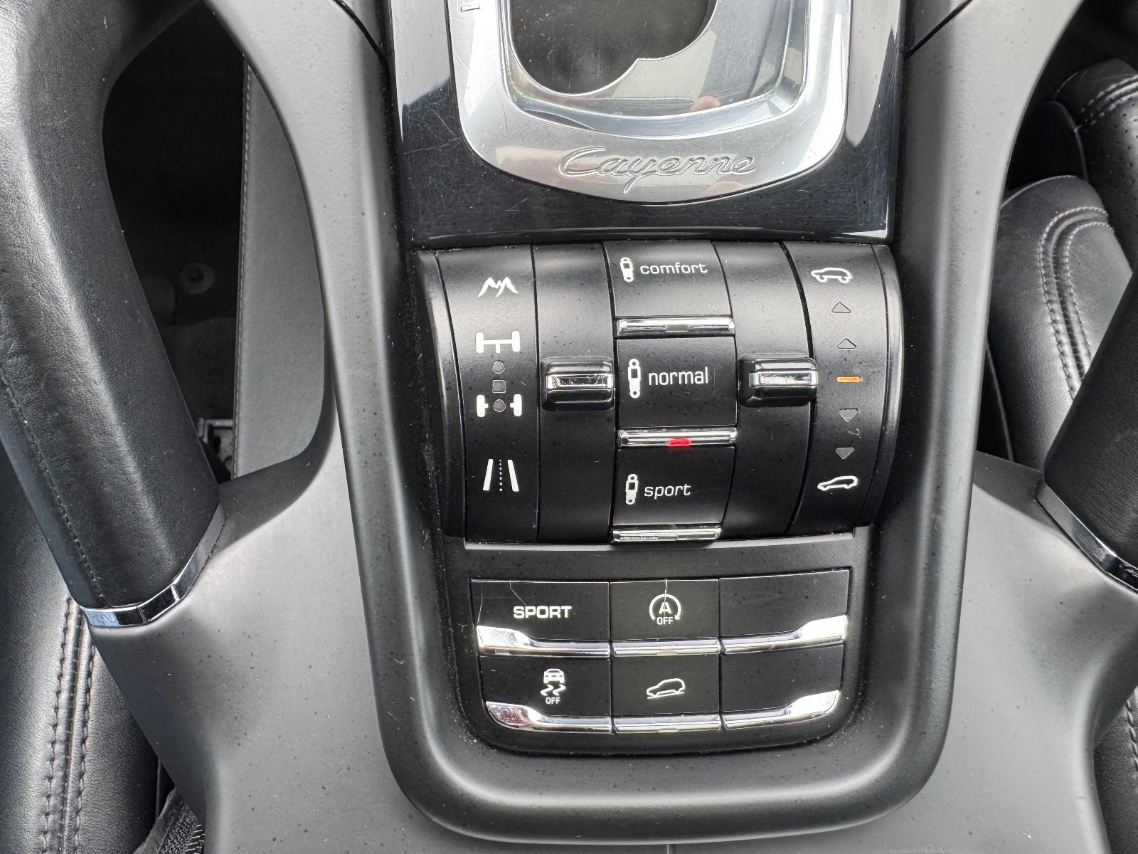 PORSCHE CAYENNE 3.0 V6 245ch 4X4 BVA - HAYON ÉLECTRIQUE - PACK SPORT - TOIT PANORAMIQUE