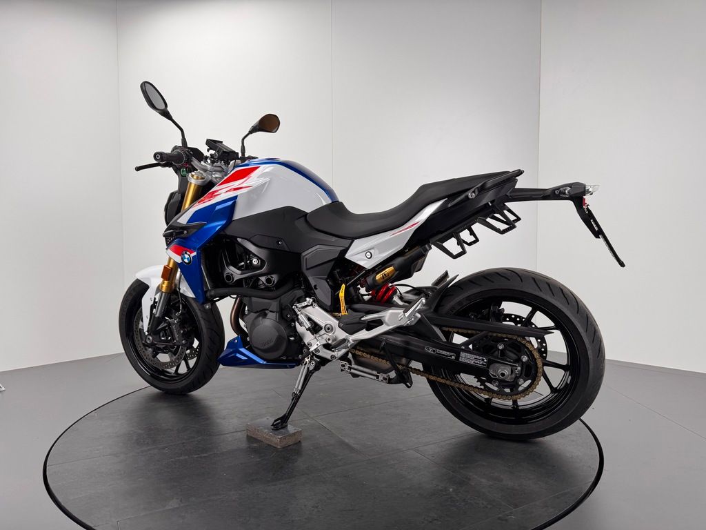 Fahrzeugabbildung BMW F900 R *VOLLAUSSTATTUNG *NEUWERTIG