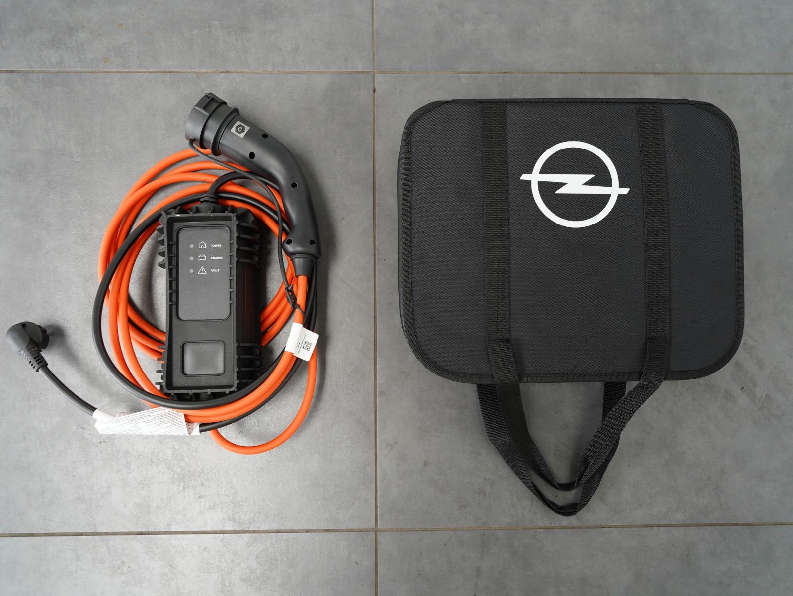 Fahrzeugabbildung Opel Corsa F e Elegance PDC/LED/NAVI/ACC/SOH