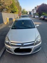 Opel Astra 1.9 CDTI 74kW - - Opel Astra aus 2006 mit Diesel-Antrieb: Limousine