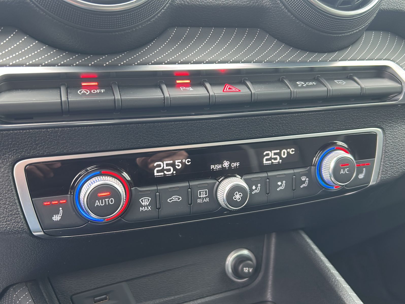 Fahrzeugabbildung Audi Q2 35 TDI SPORT