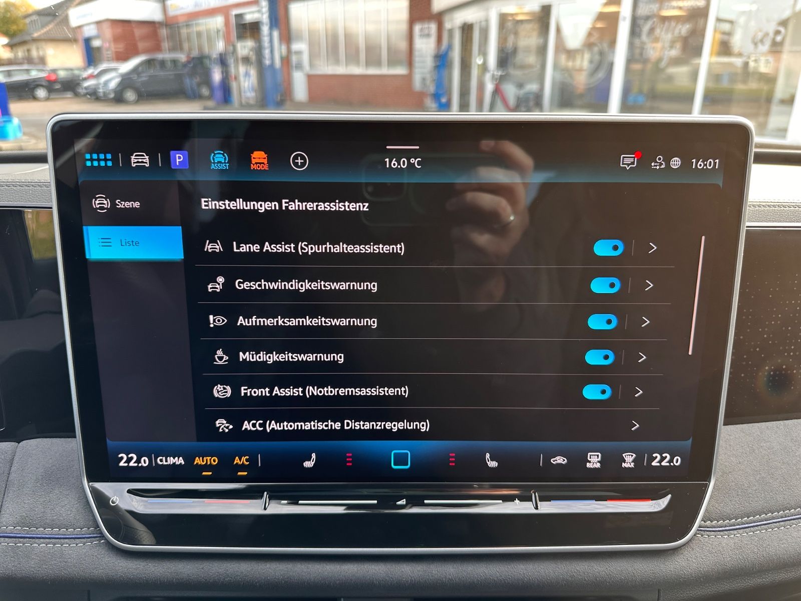 Fahrzeugabbildung Volkswagen Tiguan R-Line 2.0 TDI DSG Black/Pano/Matrix/AHK