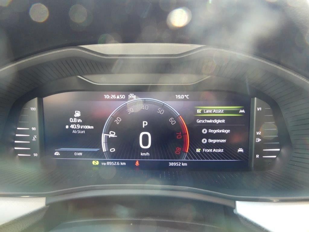 Fahrzeugabbildung SKODA Kamiq 1.0l TSI DSG TOUR *LED*NAVI*FSH*PDC*