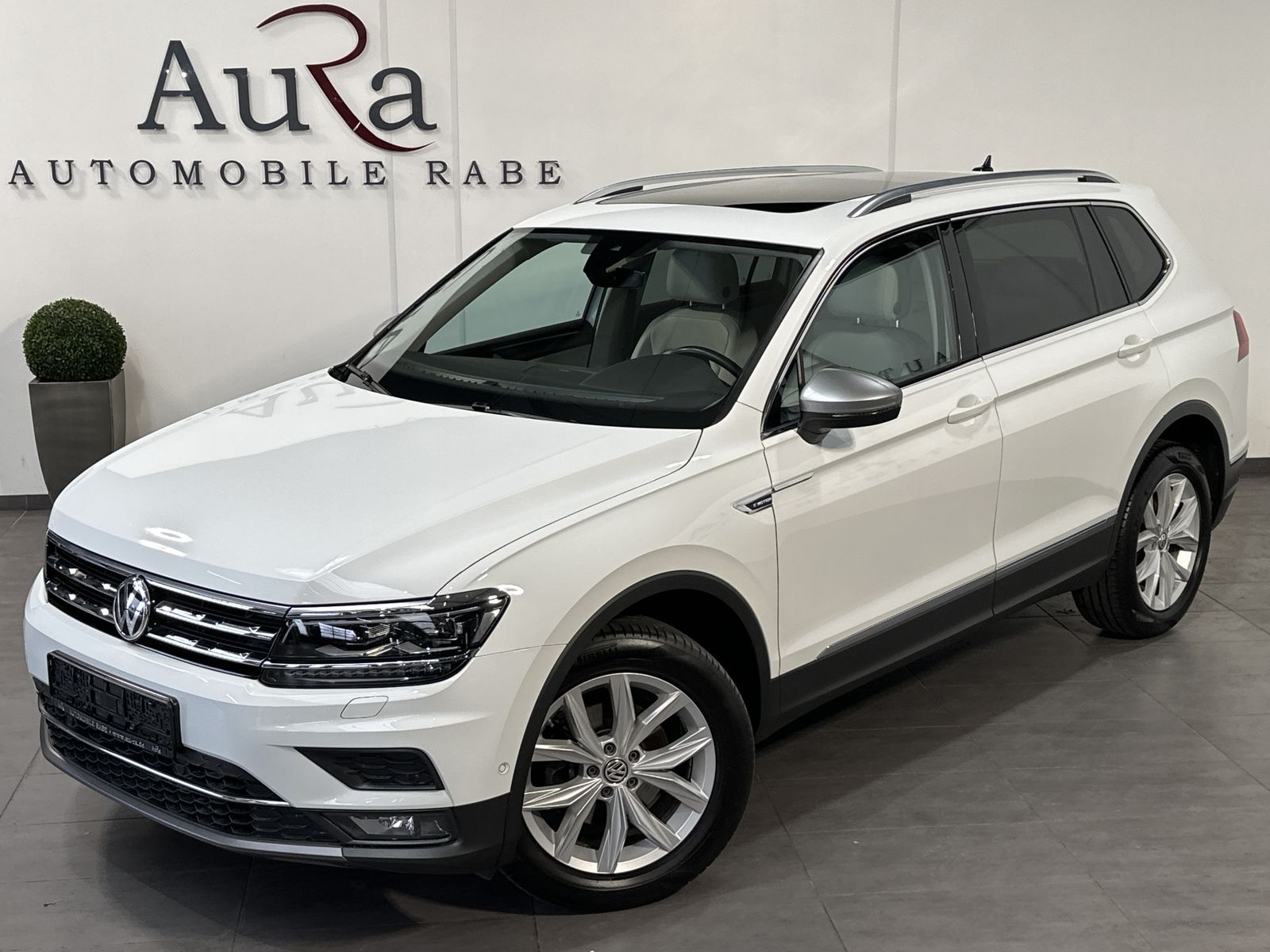 Fahrzeugabbildung Volkswagen Tiguan Allspace 4M HL NAV+LED+AHK+PANO+KAMERA+PP