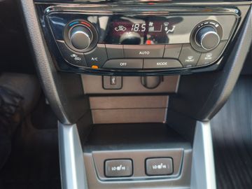 Suzuki Vitara 1.6 Comfort 4x4*AHK*Kamera*Alu*Navi*