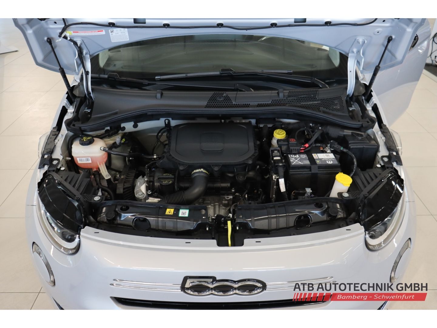 Fahrzeugabbildung Fiat 500C ICON + Komfortpaket Hybrid 1.0l PDC Rückfah