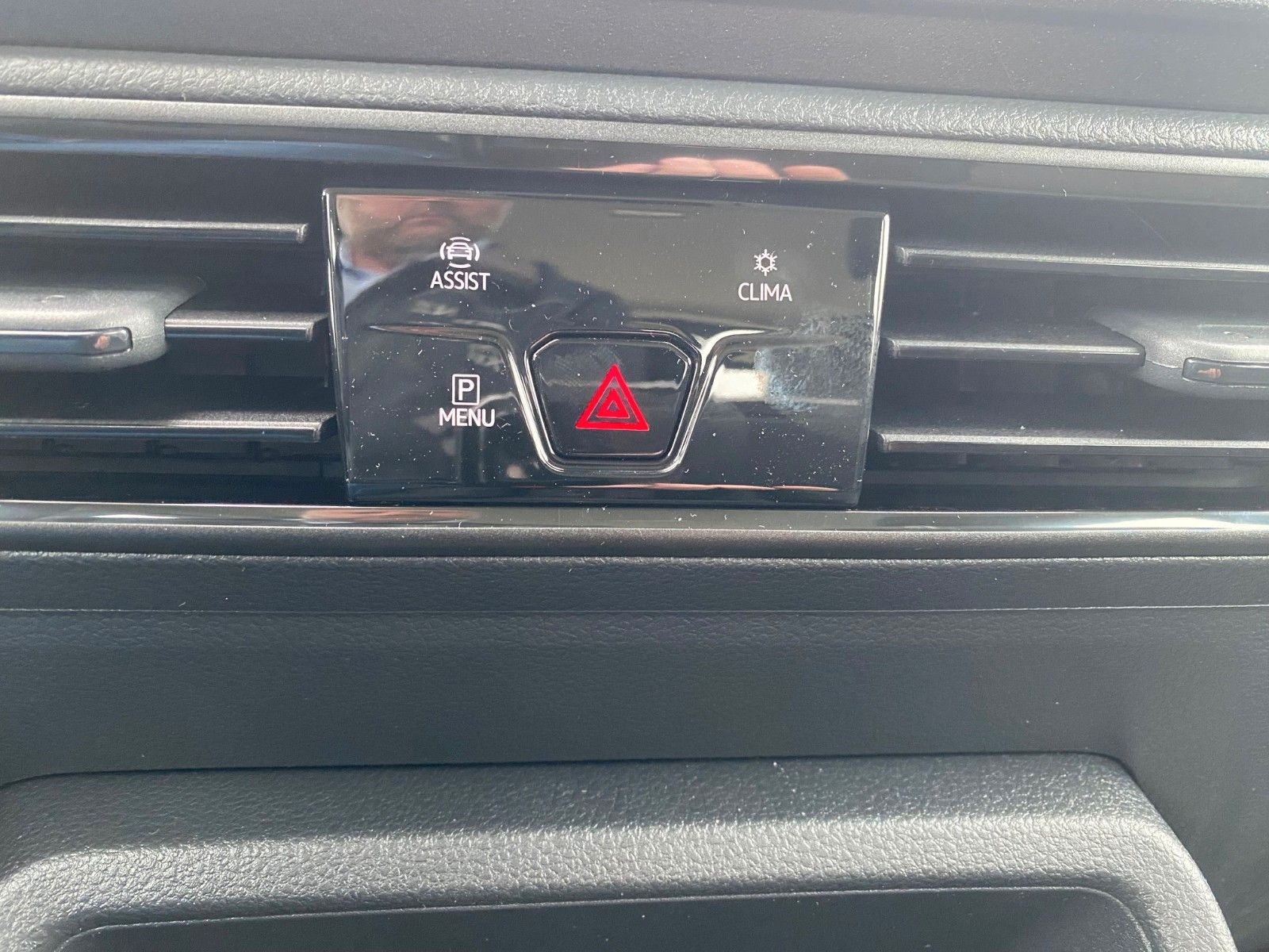 Fahrzeugabbildung Volkswagen Caddy 2.0 TDI DSG Kombi+App+KAMERA+PDC+TEMPOMAT+