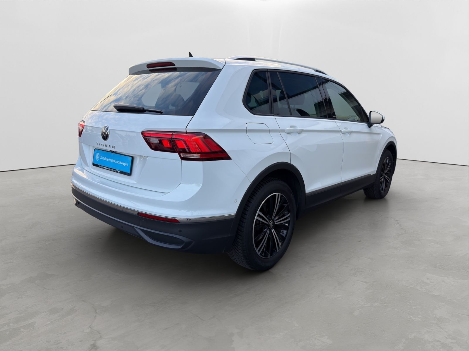 Volkswagen Tiguan 1.5 TSI DSG Active ACC Rückkam foto 5