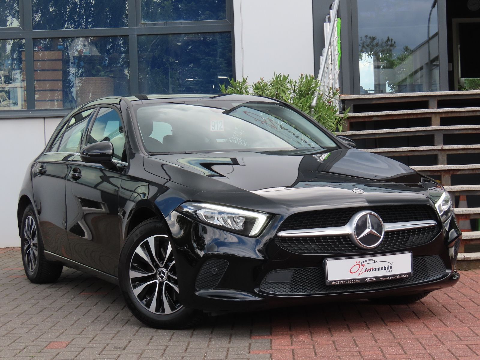 MERCEDES-BENZ A 180d Advanced Leder Sitzheizung Klimaauto. LED