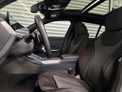 Fahrzeugabbildung BMW 320i Touring M Sport -AHK/Pano/HeadUp/Innovation
