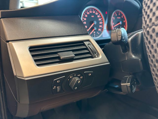 BMW 530 i Touring *Klima*Navi*Xenon*AHK*Freisprech*