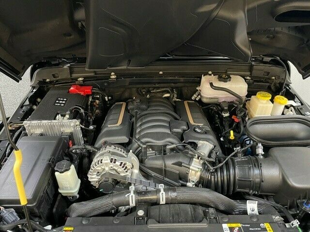 Fahrzeugabbildung Jeep 392 UNLIMITED RUBICON 6.4L-V8 SKY ONE TOP MY 23