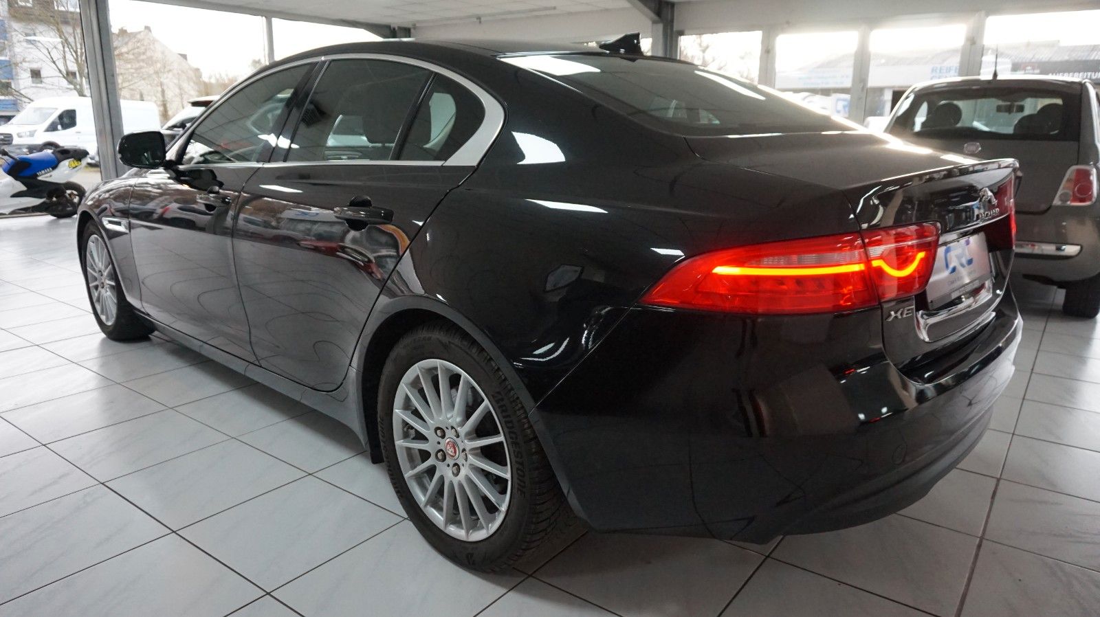 Fahrzeugabbildung Jaguar XE Prestige