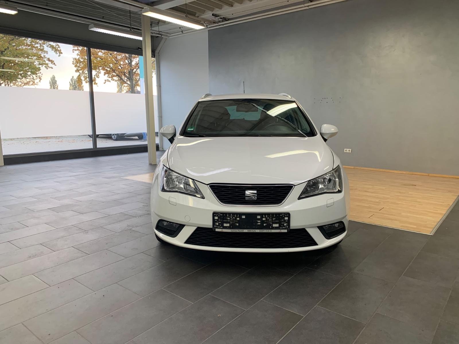Seat Ibiza 2015 — rear view