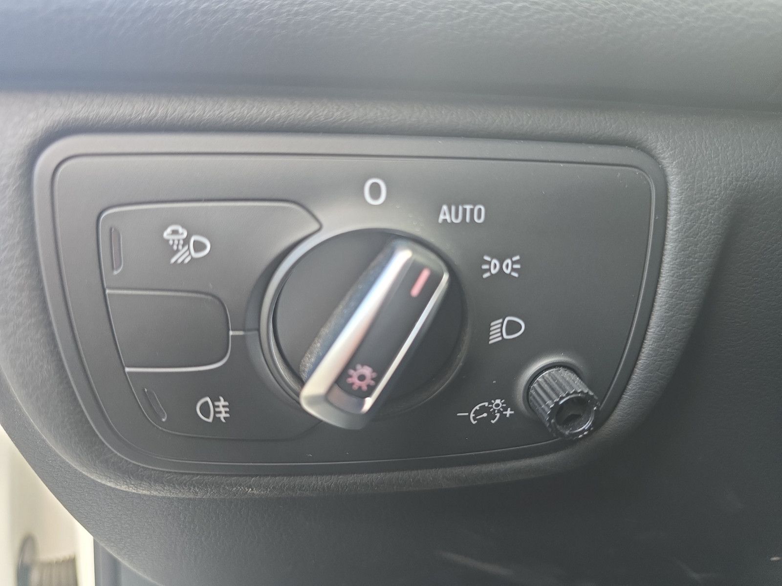 Fahrzeugabbildung Audi A6 Avant 3.0 TDI quattro 3x S-Line Voll