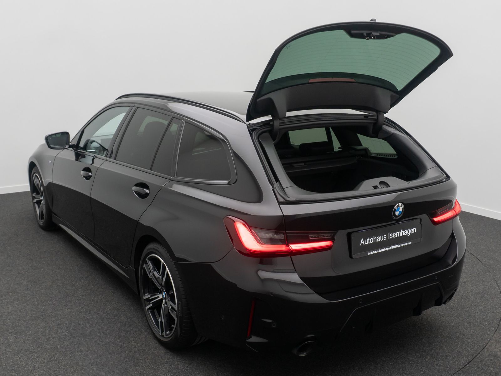 Fahrzeugabbildung BMW 320d MSport Alarm Komfort DAB HiFi Kamera 18Zoll