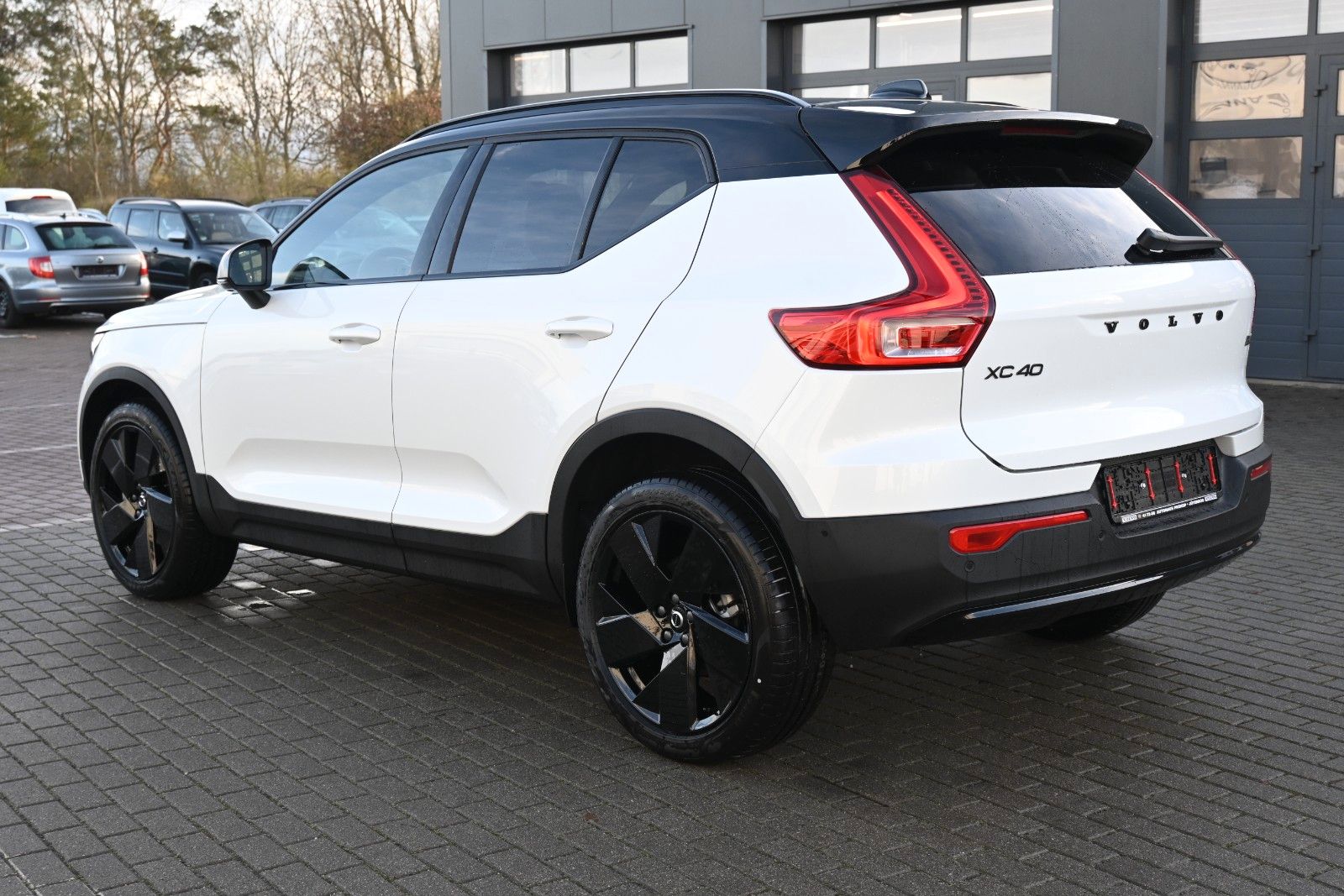 Fahrzeugabbildung Volvo XC40 B4 DKG Plus Black Edition*STDHZG*360*ACC