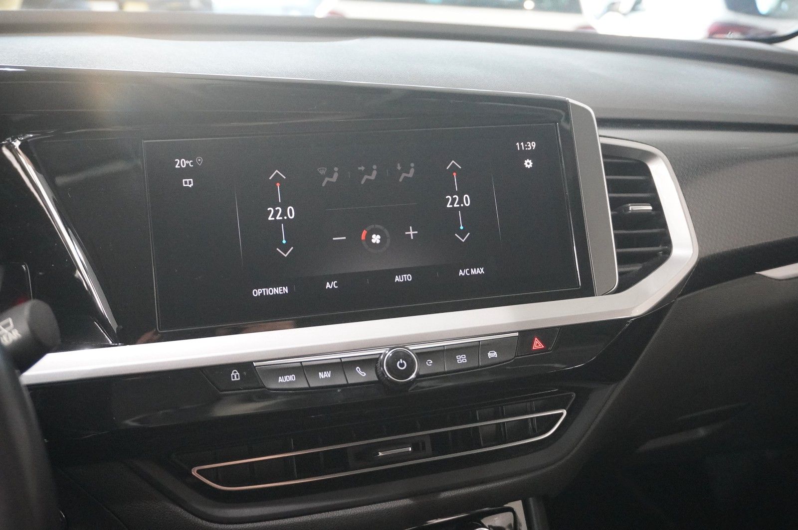 Fahrzeugabbildung Opel Grandland (X) ULTIMATE 4HYBRID NAVI/LED/SPORT/SH