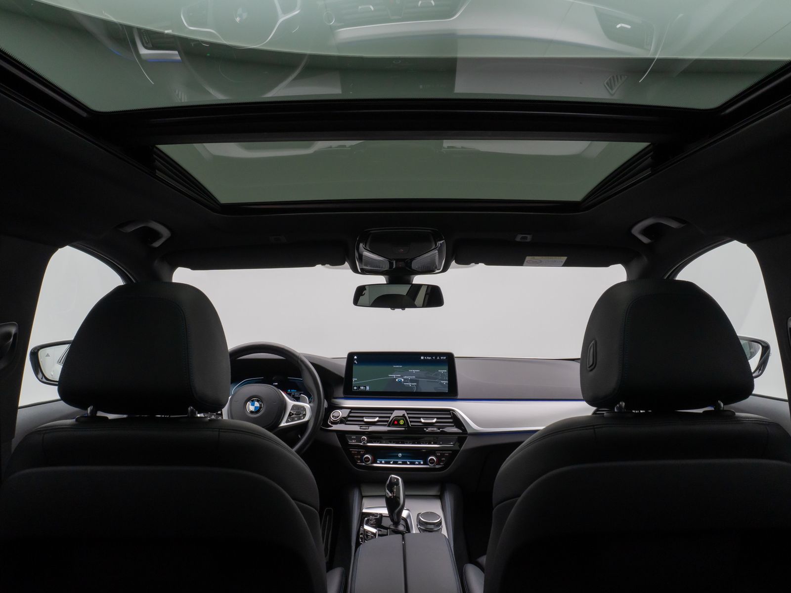 Fahrzeugabbildung BMW 530d xD M Sport Panorama Laser 360°HUD DAB H/K