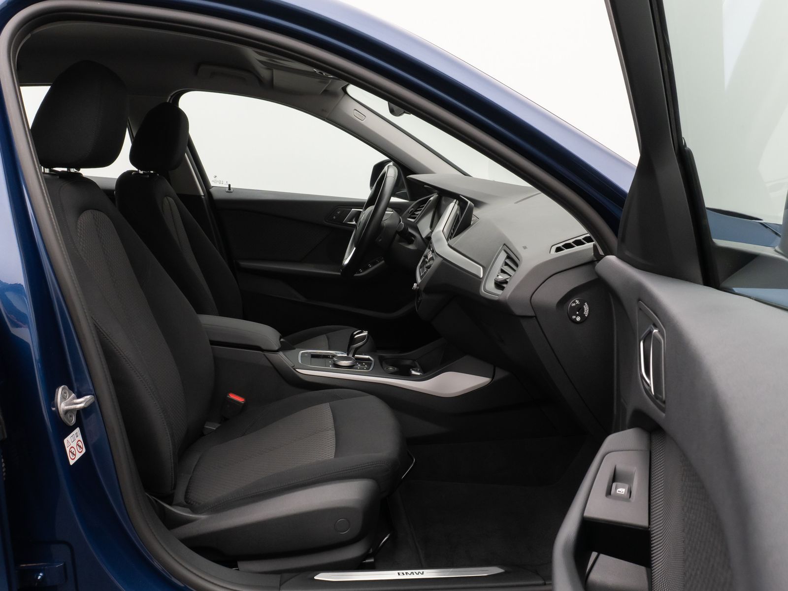 Fahrzeugabbildung BMW 118i DAB CockPitPro Geschwindigkeitsreg LED PDC