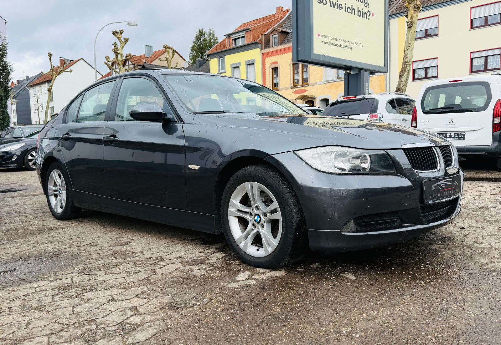 BMW 318i Limousine Automatik Navi Leder SD SHZG PDC