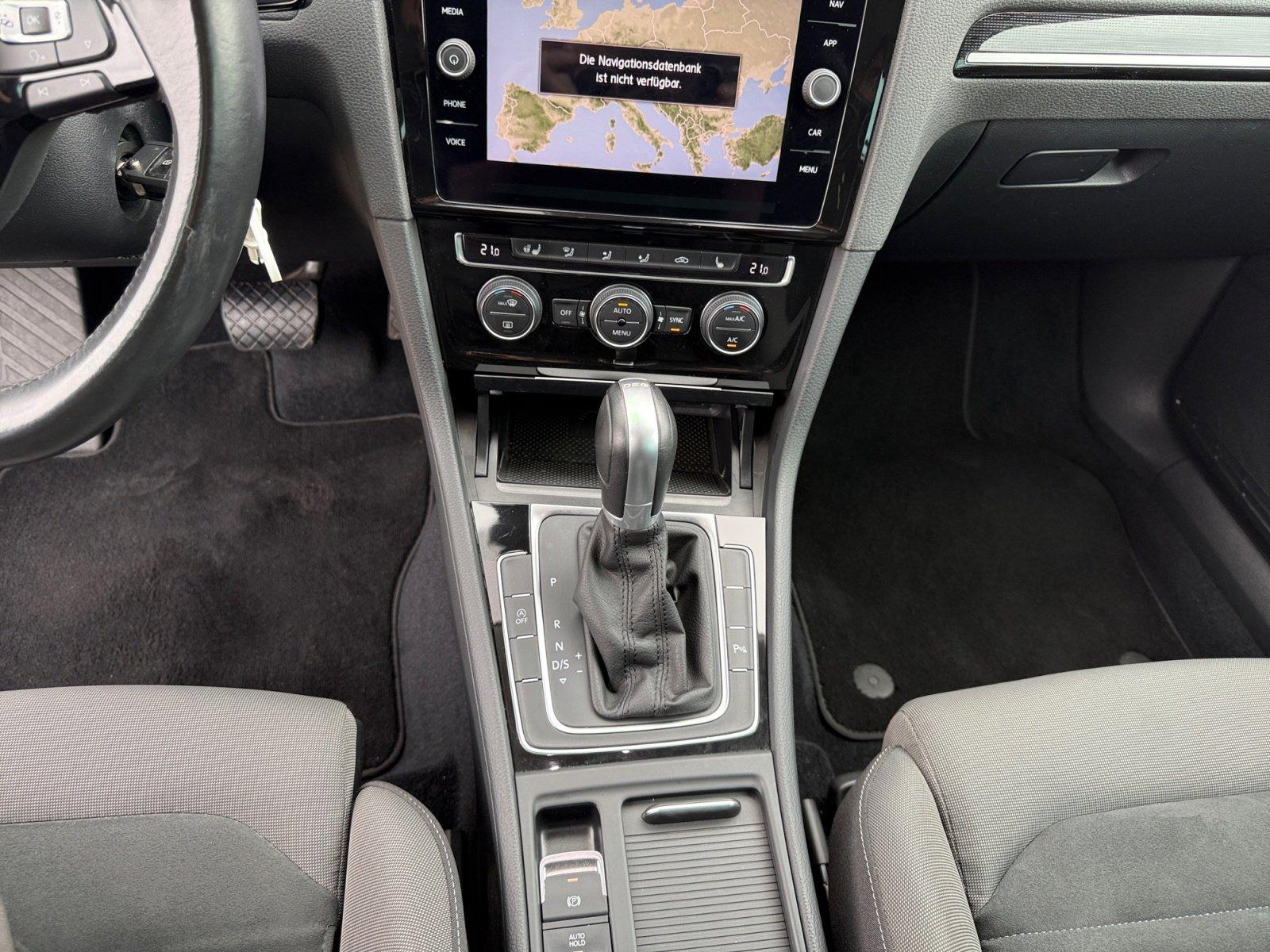 Volkswagen Golf VII Highline 1.4TSI DSG ACC DynLicht Klima