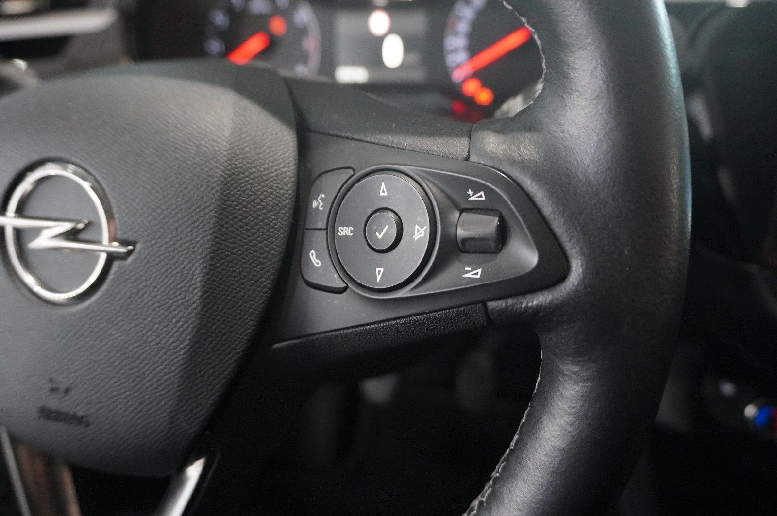 Fahrzeugabbildung Opel Corsa F 1.2 EDITION NAVI/SHZ/SPORT/PDC/TEMP./DAB