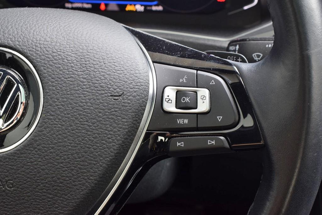 Volkswagen T-Roc 2.0 TSI 4Mo/DSG *R-Line*LED*AHK*Pano*RüKam, миниатюра 12