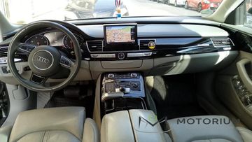 Audi A8 - 2