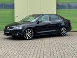 Volkswagen Jetta VI 2.0 TDI Highline/Alu 18/SHZG/PDC - Volkswagen Jetta: Jetta2