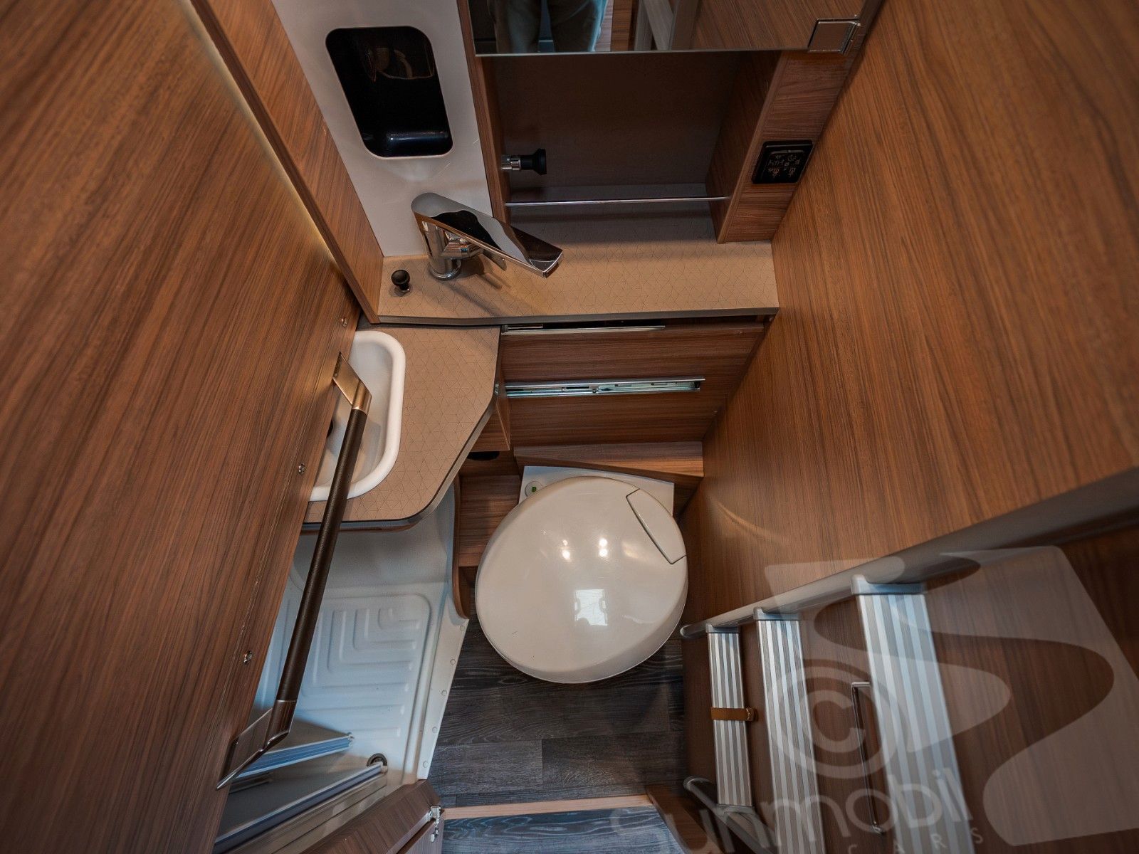 Fahrzeugabbildung Weinsberg X-CURSION VAN 500 MQ PEPPER #SEITZ #3,5T #THULE